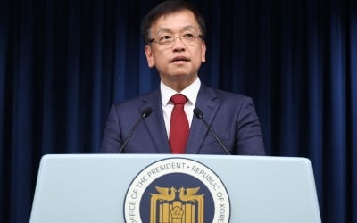 [속보] "美, 삼성·SK 中공장에 별도 허가 없이 장비공급 결정"