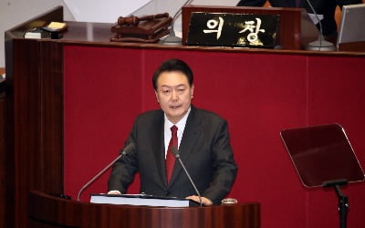 尹 "中과 인적교류 활발해져…호혜적 협력 지속"
