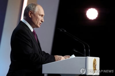 "푸틴, 11월 러시아 대통령 선거 출마 발표 가능성"