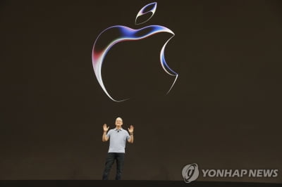 팀 쿡 애플 CEO "기후변화보다 더 큰 위기 없어"