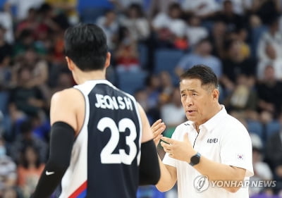 [아시안게임] 멈춰 있는 한국 농구…일본과 격차 벌어지는 건 '시스템 문제'