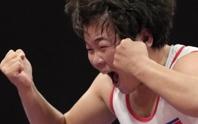 [아시안게임] 북한 여자 레슬링, 출전 선수 전원 메달…명형영은 금메달
