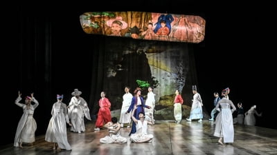 '현대적 한국 춤'으로 재탄생한 100년 전 한국풍속화 '엘리자베스 기덕'