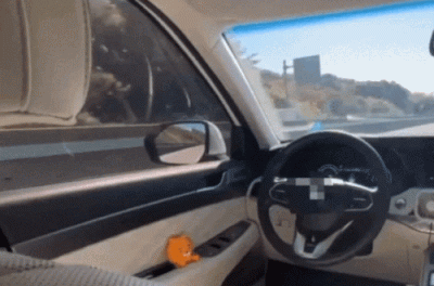 '시속 100㎞' 달리는데 텅 빈 운전석…충격의 자율주행 영상