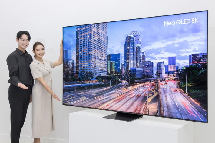 삼성전자 98형 네오 QLED 8K TV. 삼성전자 제공
