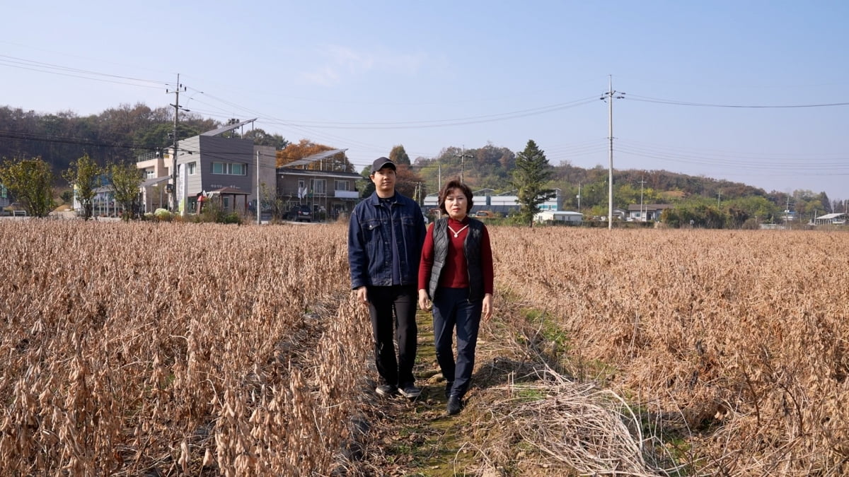 사진=왼쪽 파주시 적성면 산촌마을 이민영 대표, 오른쪽 정윤자 대표 