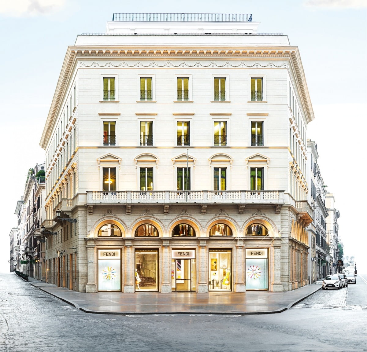 로마 팔라초 거리에 있는 펜디 본사 건물. 3층에 펜디 호텔이 있다. 