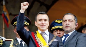 35세 노보아, 에콰도르 대통령 취임…세계 최연소 정상