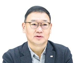 "AI 하드웨어·바이오 기술수출株에 주목"