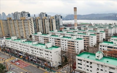 서울 재건축 부담금 가구당 2.1억→1.4억…부과 대상 7곳 줄어