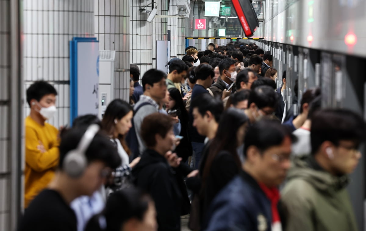 서울 지하철 결국 파업...‘퇴근 대란’ 우려