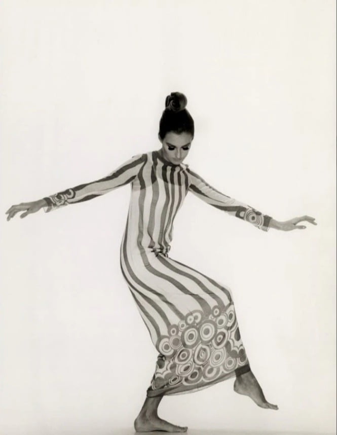 1966년 칼 라거펠트가 디자인한 끌로에 테르툴리아(Tertulia) 드레스(사진②)
사진 출처 :www. chloe.com 
