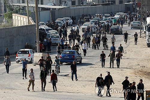 [속보] "이스라엘, 팔 노동자 가자지구 강제송환 시작"[AFP]