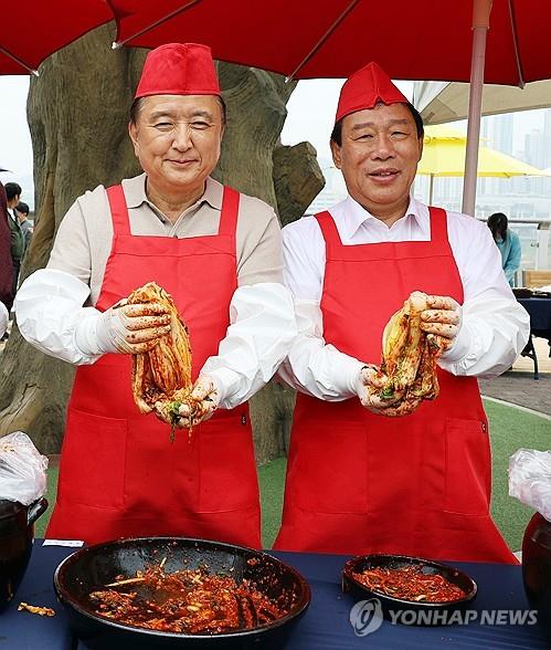 [픽! 세종] "김장으로 공동체 가치 되새겨요"