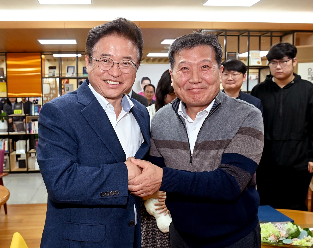 봉화 광산사고 생환 광부 박정하씨 "경북으로 이사 오고 싶다"