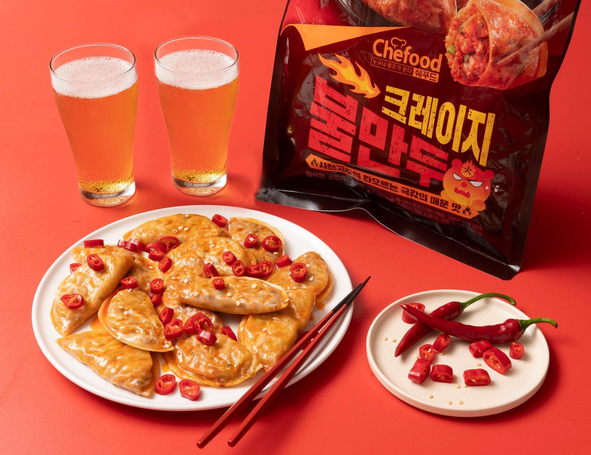 "만두·버거도 매운맛이 대세"…식품·외식업계 제품 잇단 출시
