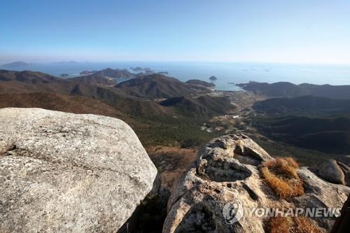 경남연구원 "산악관광에 유리한 경남…개발·보전 공존 필요"