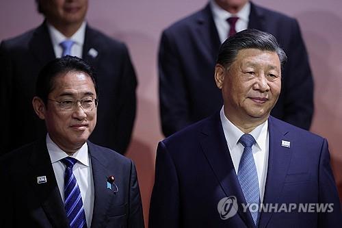 1년만에 만난 중일 정상 '전략적호혜' 재확인…현안 성과는 미흡