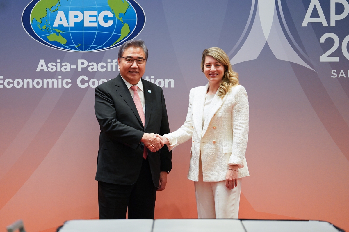 박진, APEC 계기로 캐나다·멕시코와 회담…北문제 등 협력논의