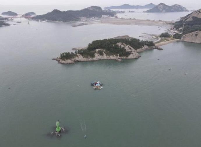 군산 선유도 앞바다서 유물 180여 점…청동기시대 석기도 확인