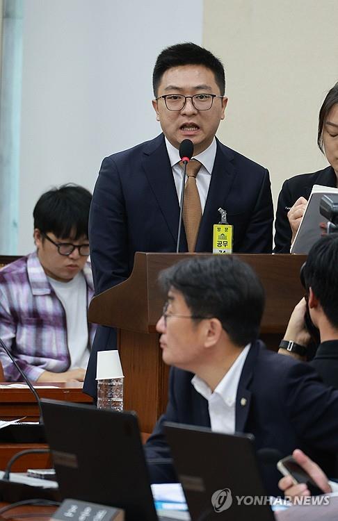 中 알리익스프레스, 한국에 물류센터 유력…쿠팡 독주 '위협'