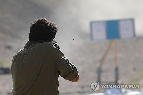 "나는 내가 지킨다"…총기 면허 신청 '급증'