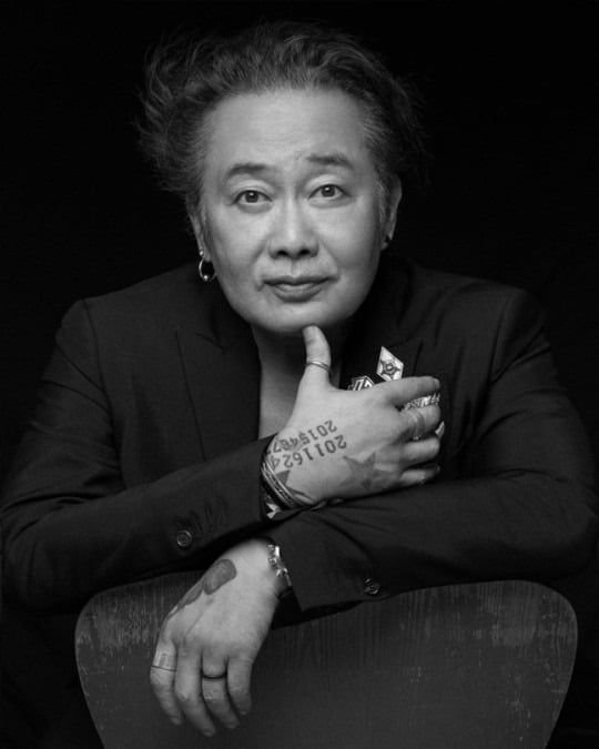 Photographer Kim Jung-man passes away while fighting pneumonia