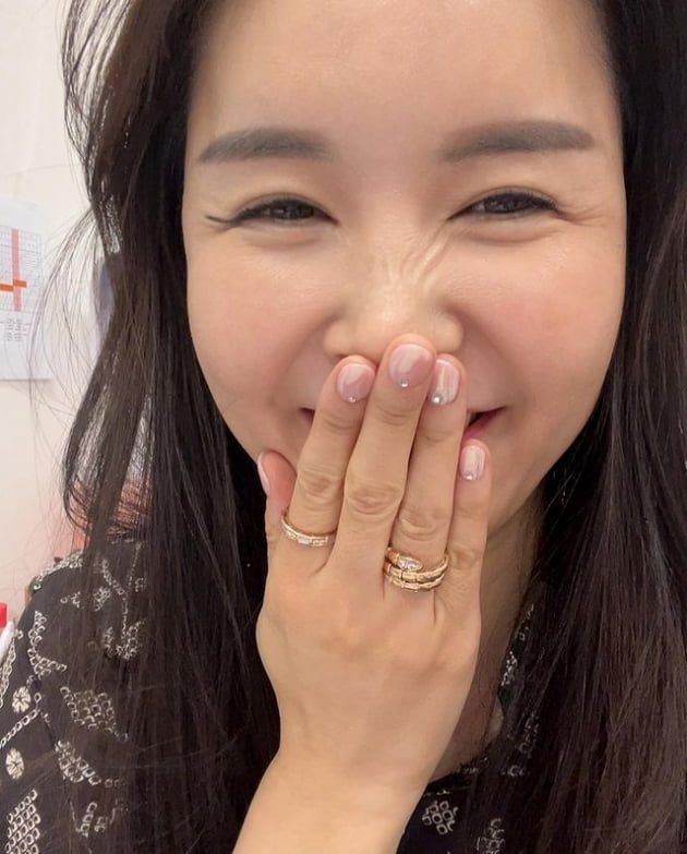 Jang Young-ran, a working mother who drew eyeliner even when having a cesarean section