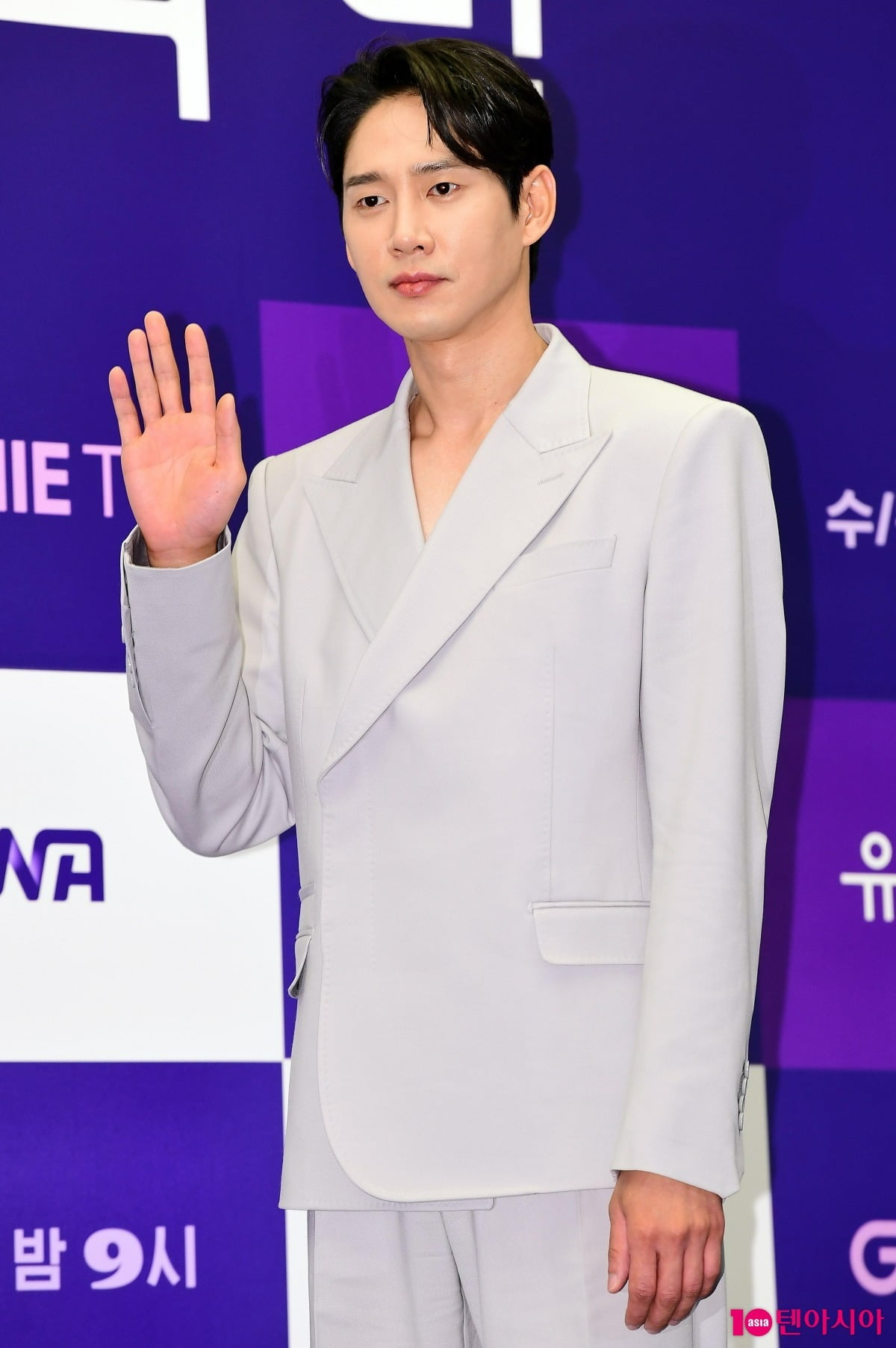 Park Seong-hoon, turns into a police officer in succession