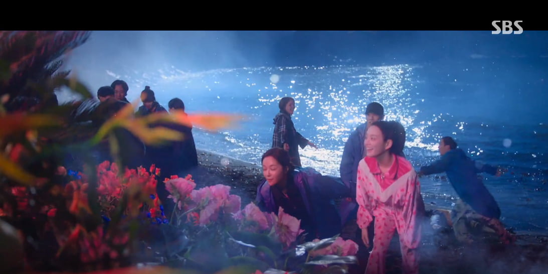 Yubi Lee, a look to conquer a deserted island priced at 160,000 won