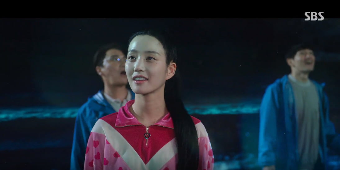 Yubi Lee, a look to conquer a deserted island priced at 160,000 won