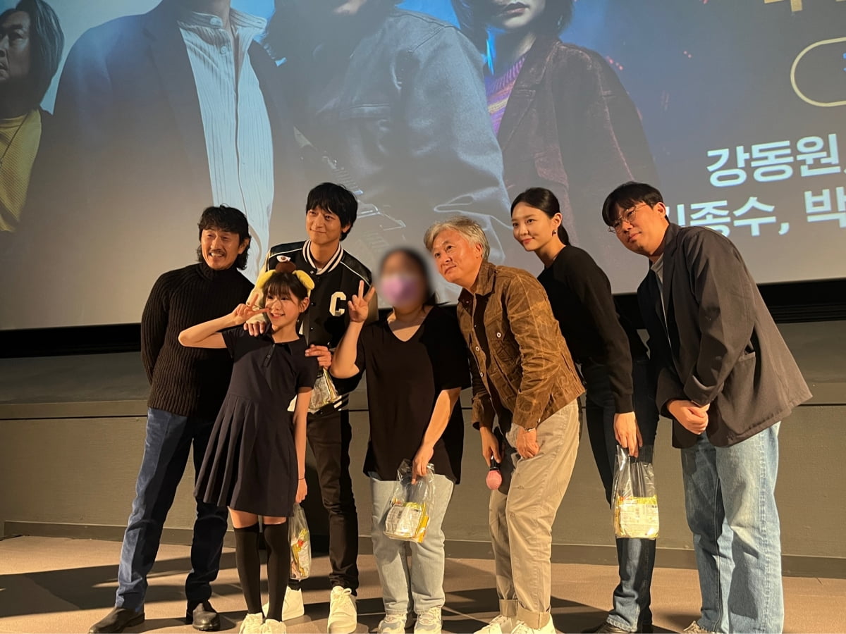 “Let’s go to the theater to see Kang Dong-won → Park So-yi”… ‘Dr. Cheon’ stage greeting ‘Hot response’