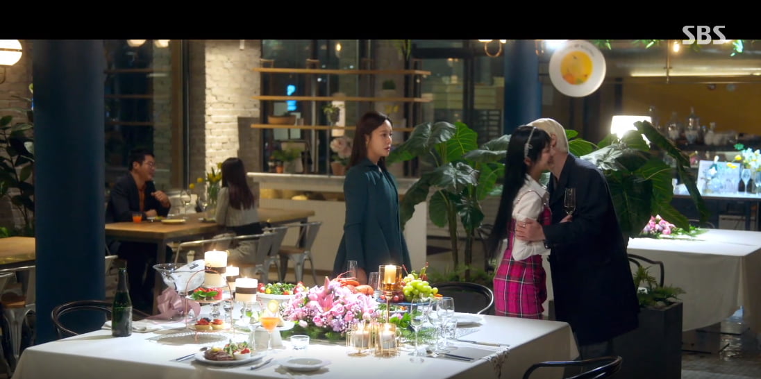 ‘Gyeon Mi-ri’s daughter’ Lee Yoo-bi, hot pink look worth 1.8 million won