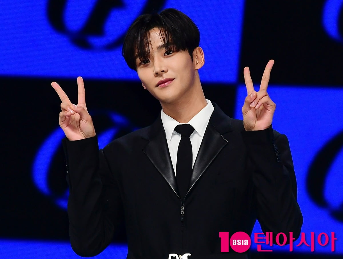 After leaving SF9, attention is focused on Rowoon, the second act of his career as an actor.