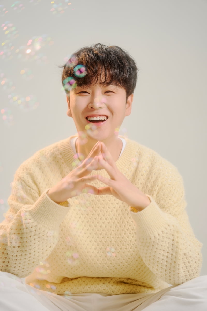 Song Min-jun, fan meeting tickets sold out in just 2 minutes