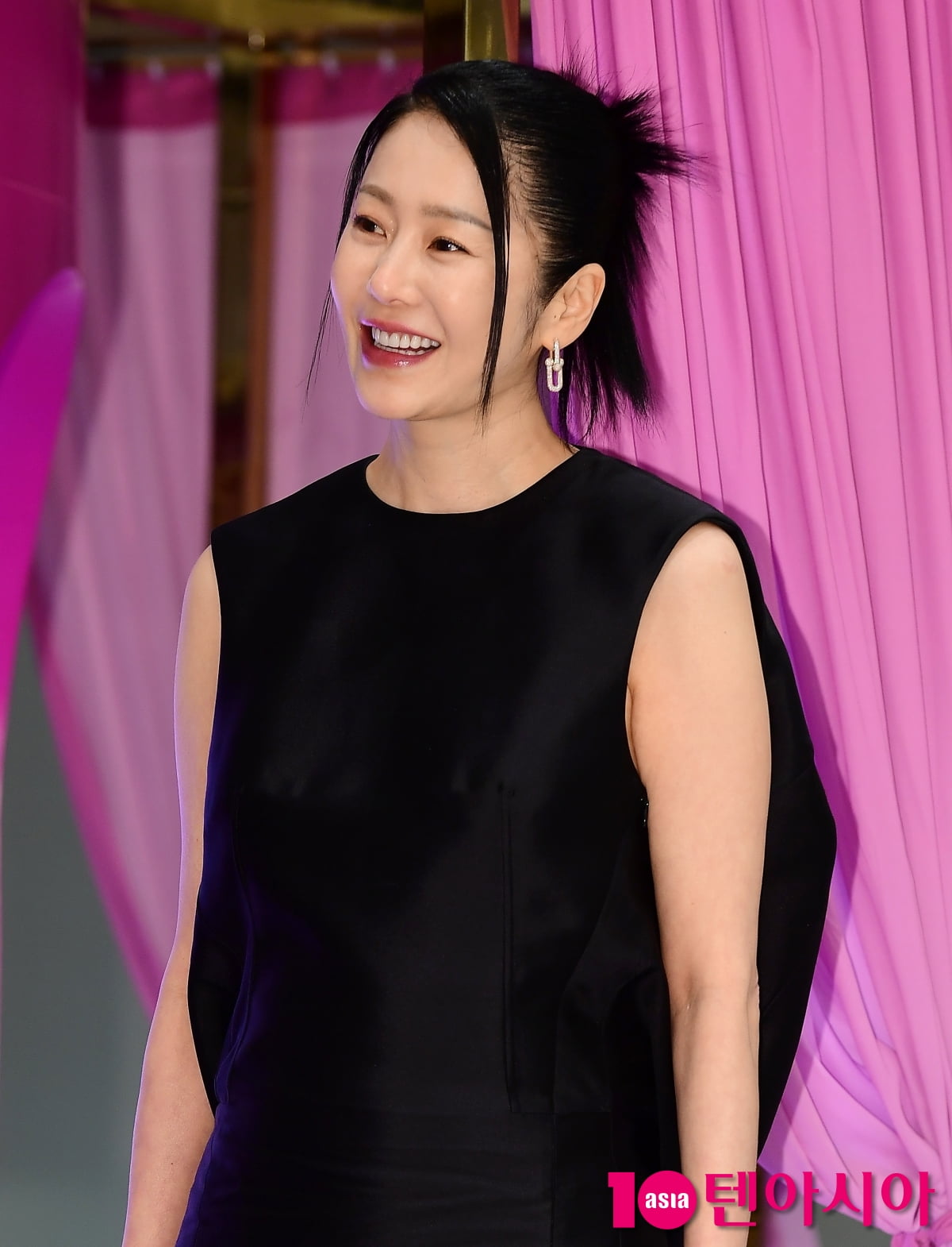 Go Hyun-jung, a huge golden spoon look