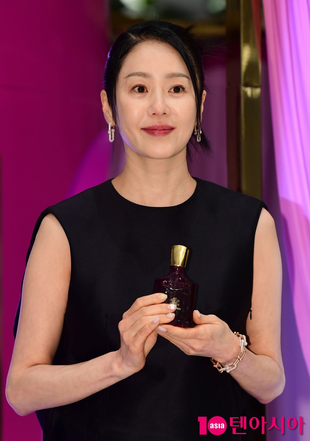 Go Hyun-jung, a huge golden spoon look