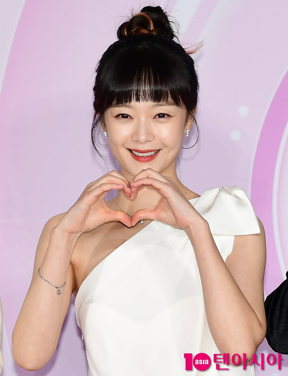 Lee Yi-kyung, in her 11th year as an ‘actor,’ it’s time to show off her potential
