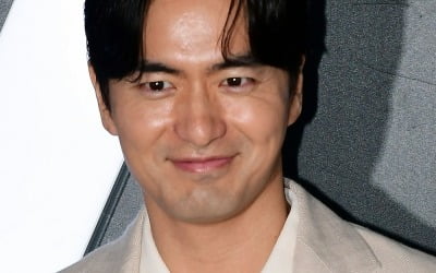Lee Jin-wook, "I had a hard time acting with Song Kang, so I told him to exercise less."