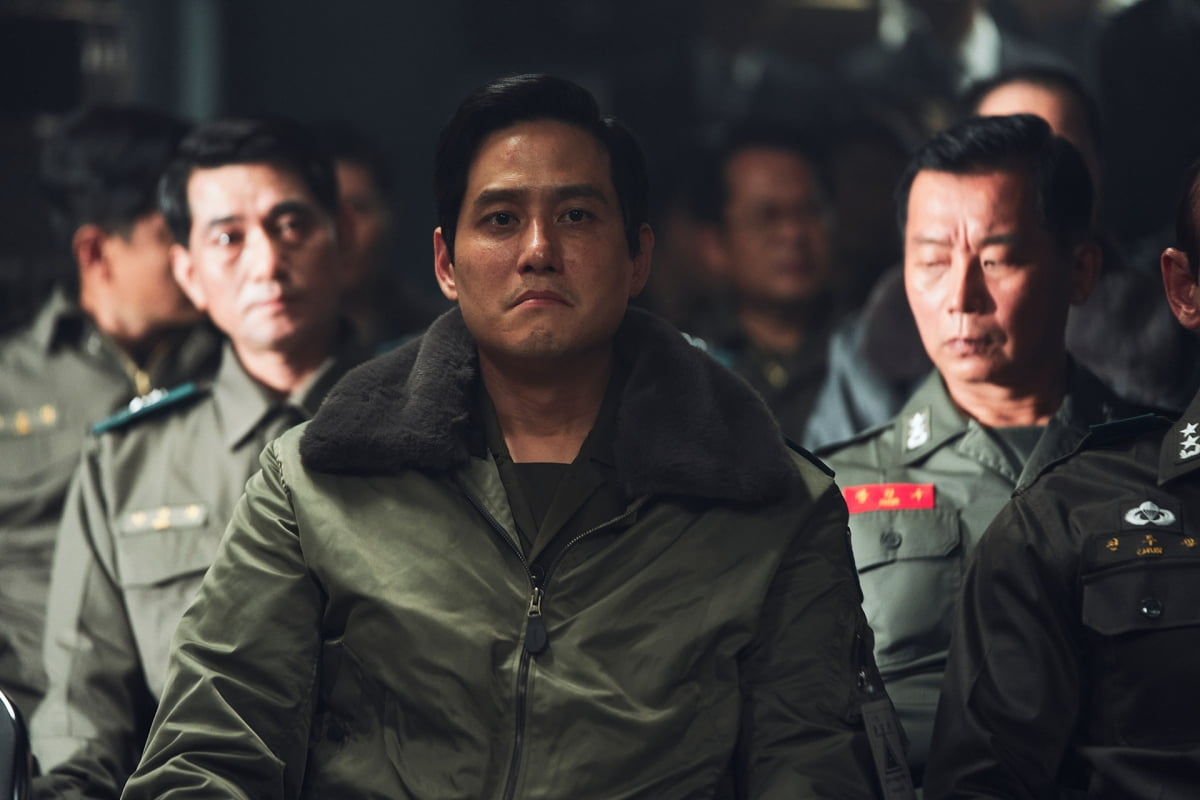 Hwang Jung-min of Greed vs. Jung Woo-sung of Loyalty, 9 hours of quick action, 'an explosion of tension'