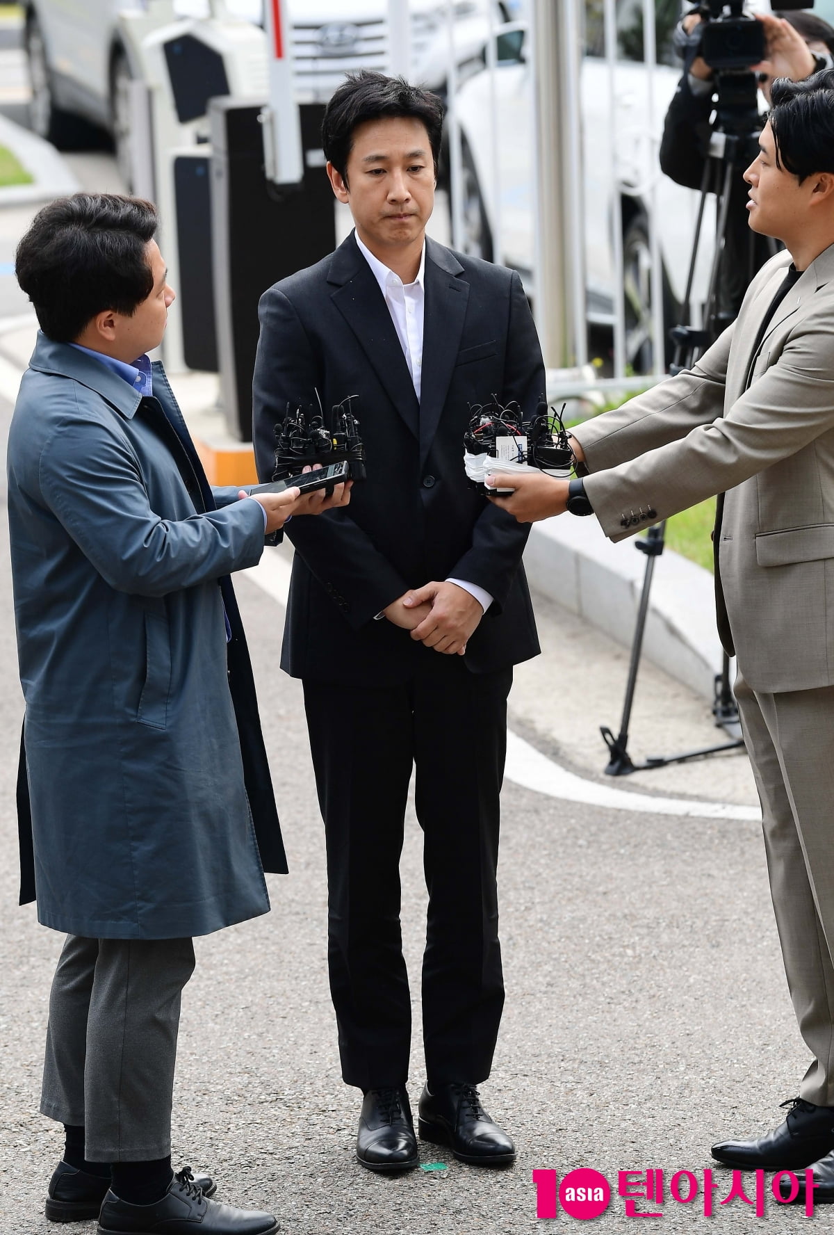 경찰, 이선균 다리·겨드랑이털 추가 압수…A씨 3억 공갈은 자작극인가 [TEN이슈] 