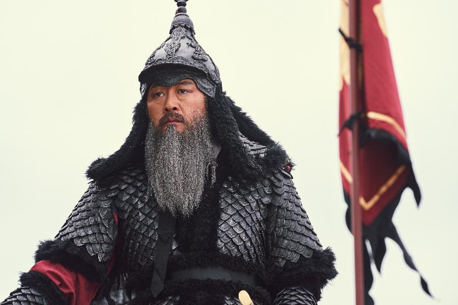 Admiral Yi Sun-sin, expressed by Kim Yun-seok in the movie ‘Noryang’, is coming