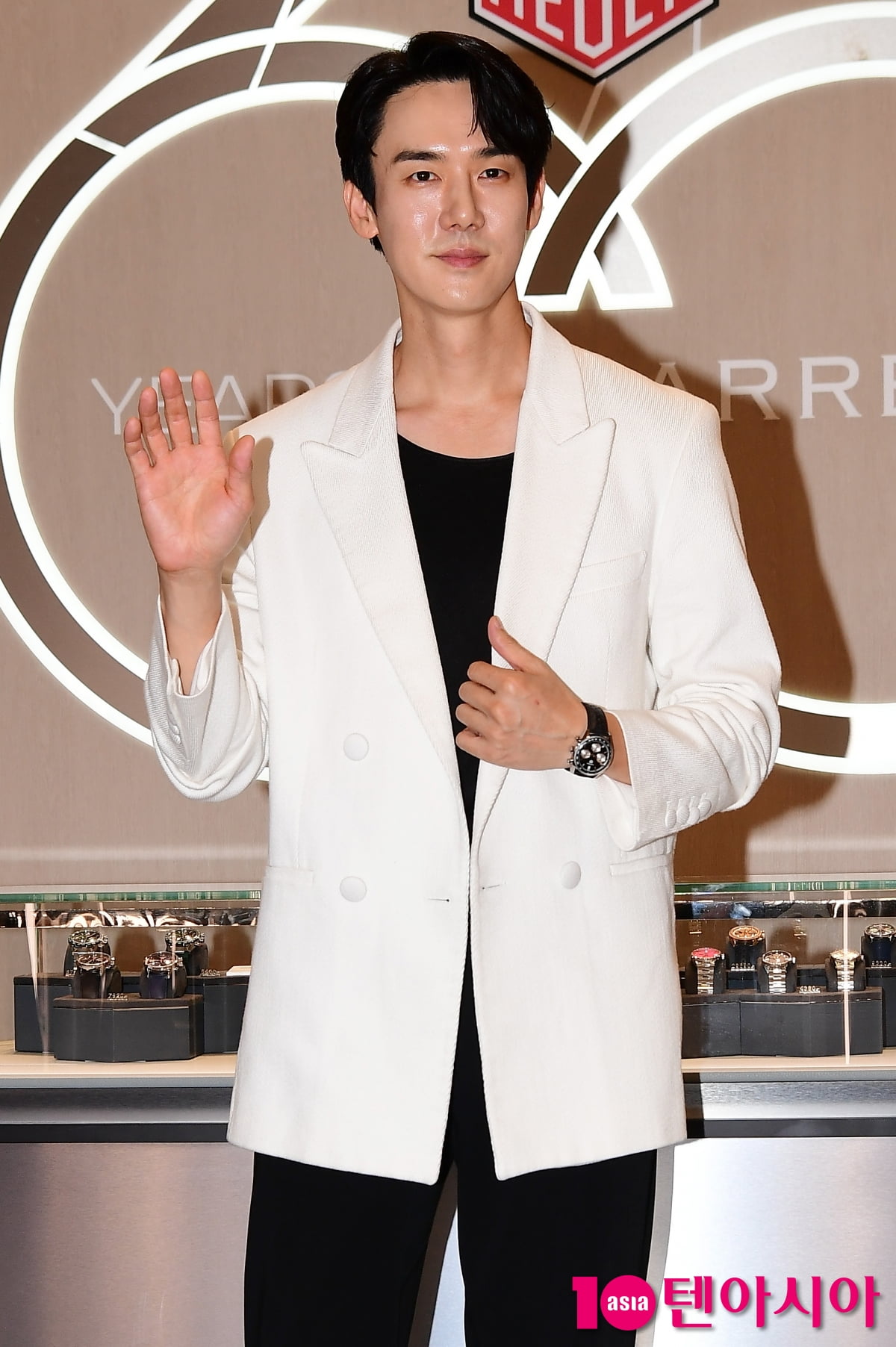 I'm in my 40s and I'm taking on the challenge of recalling my teenage years... Yoo Yeon-seok "School uniform filming is the most burdensome"