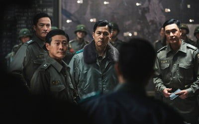 '서울의 봄' 관람 전 봐야 할 영화 속 역사 이야기…10·26 사건 다룬 '그때 그사람들'·'남산의 부장들'[TEN초점]