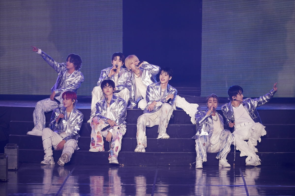 NCT 127 becomes one with fans and completes third tour 'UNITY'