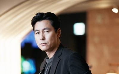 Jung Woo-sung, who said “Lee Jung-jae, my friend is a world star”, shows signs of hitting a career high with ‘12.12: THE DAY’