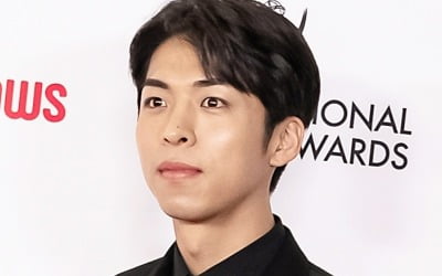 '우영우' 권모술수 주종혁, 美 에미상서 여유 만끽…박은빈과 함께