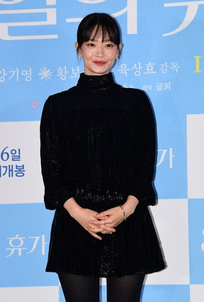 [TEN포토]신민아 '반짝이는 의상보다 빛나는 미모'