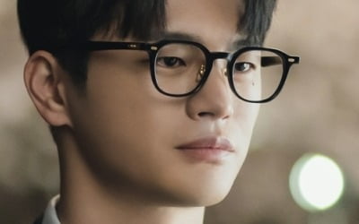 Seo In-guk meets ex-girlfriend Go Yoon-jung in Lee Do-hyun's body