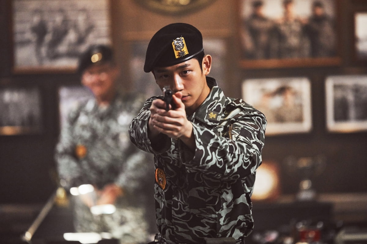 Actor Jung Hae-in's brief but powerful presence in the movie '12.12: THE DAY'